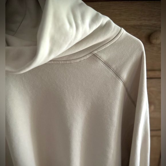 LIT activewear oversized ivory sweatshirt Sz large - Picture 5 of 8
